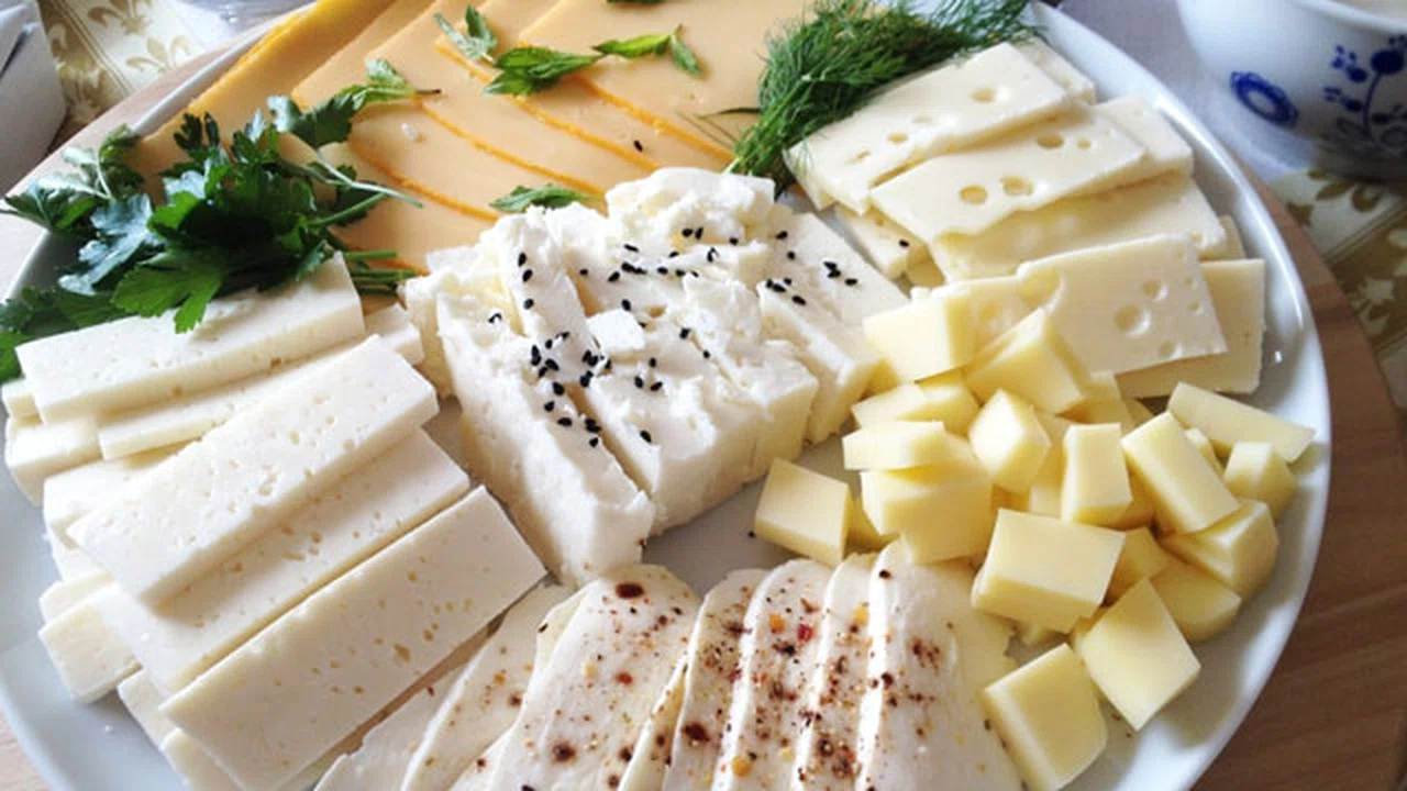 Kışın kemik kaybını engellemek için peynir tüketmek şart