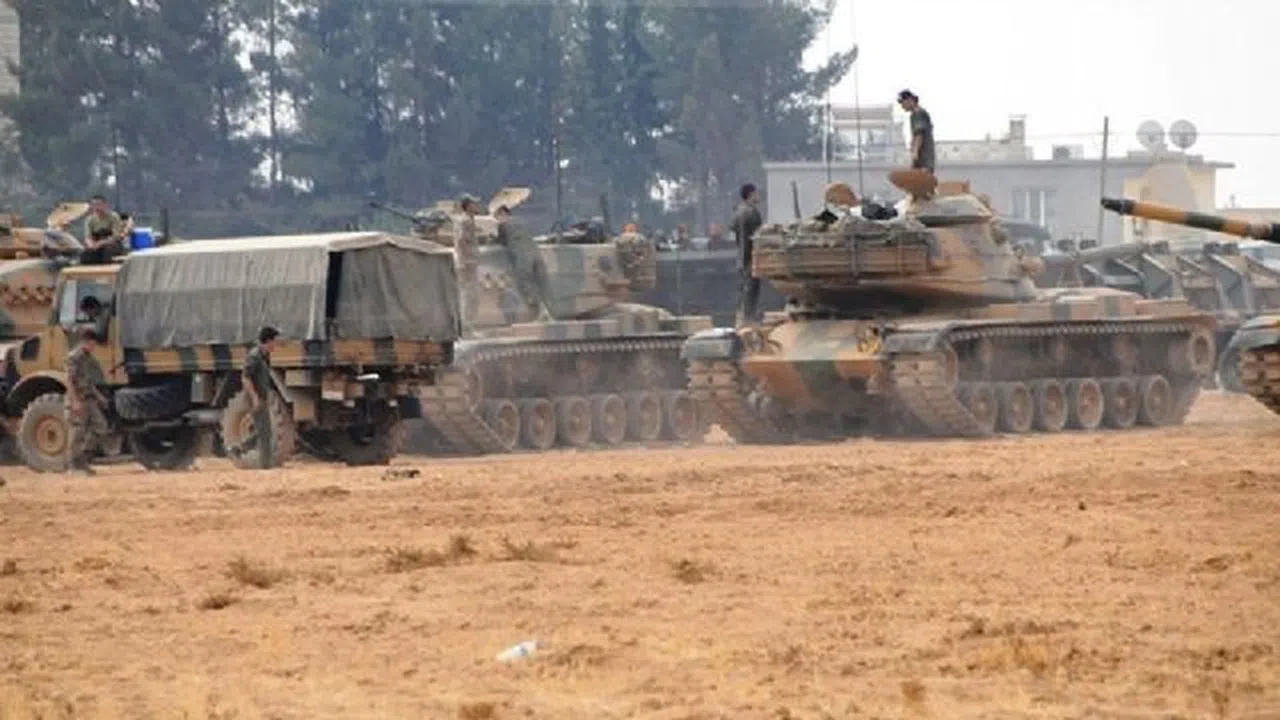 Uçaklar vurdu, Tanklar Suriye’ye geçiyor