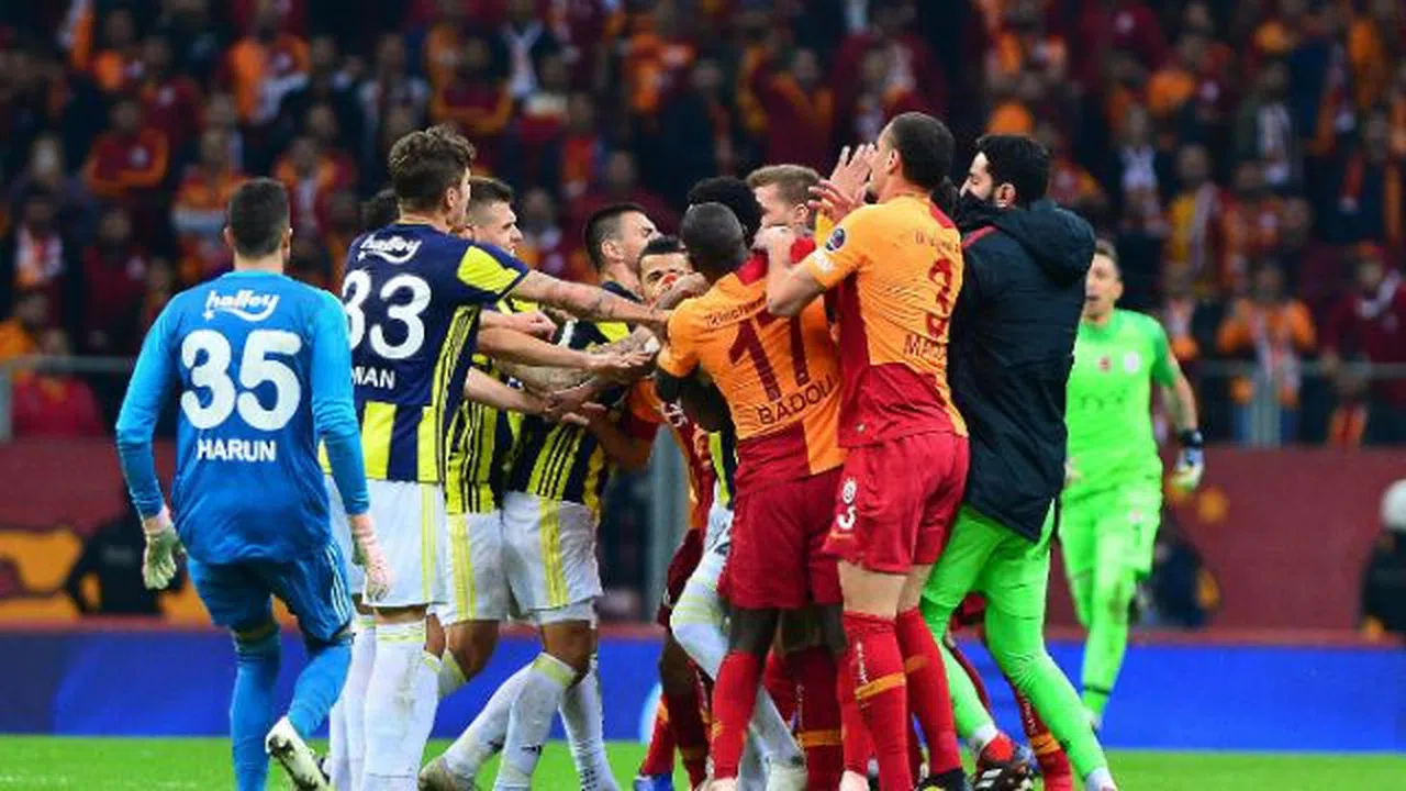 Galatasaray-Fenerbahçe derbisinin faturası bu isimlere kesilecek