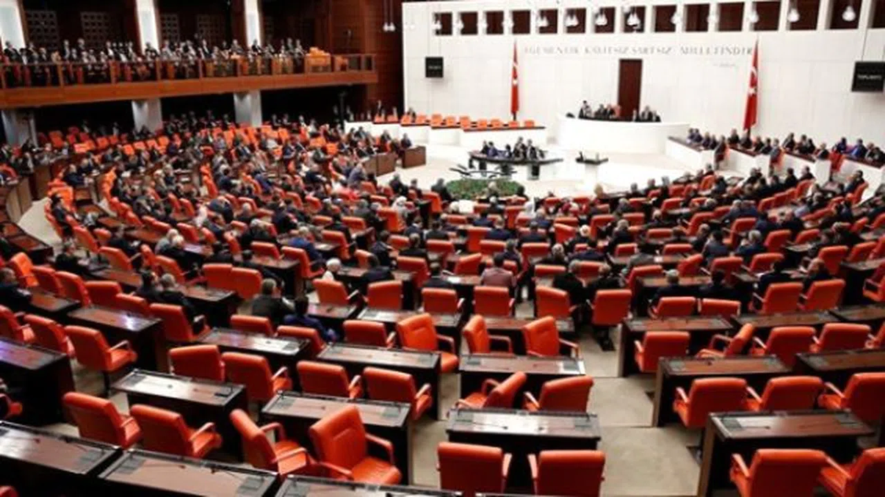 Ak Parti Yeni Kanun Teklifini Meclise Sundu
