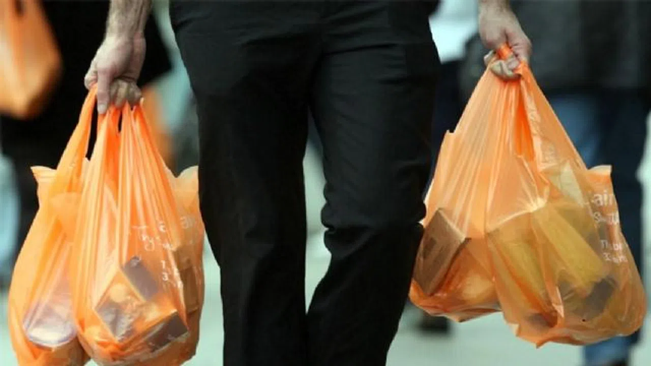 Çılgınca plastik tüketiyoruz; 1 yılda 5 trilyon poşet kullanıldı