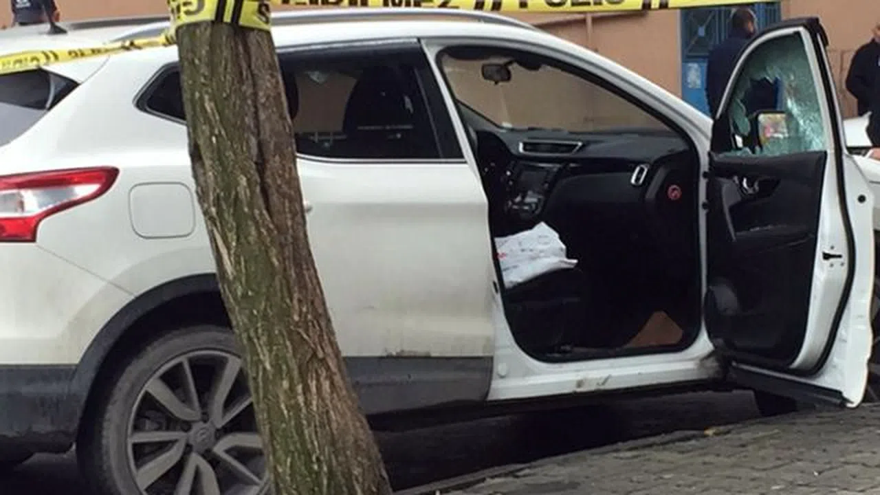 Lüks araca silahlı saldırı