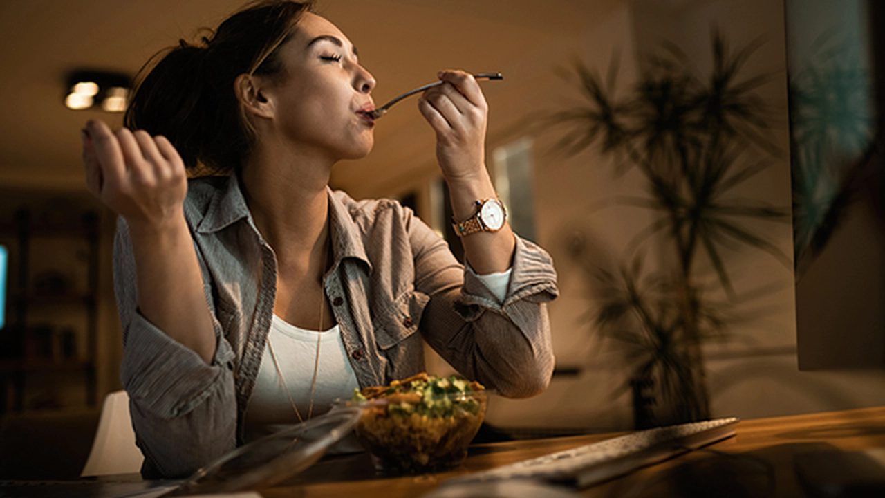 Gece Yemek Yemenin Zararları