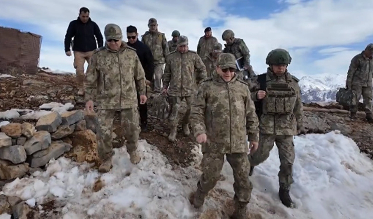 Kara Kuvvetleri Komutanı Şırnak'ta Denetlemelerde Bulundu