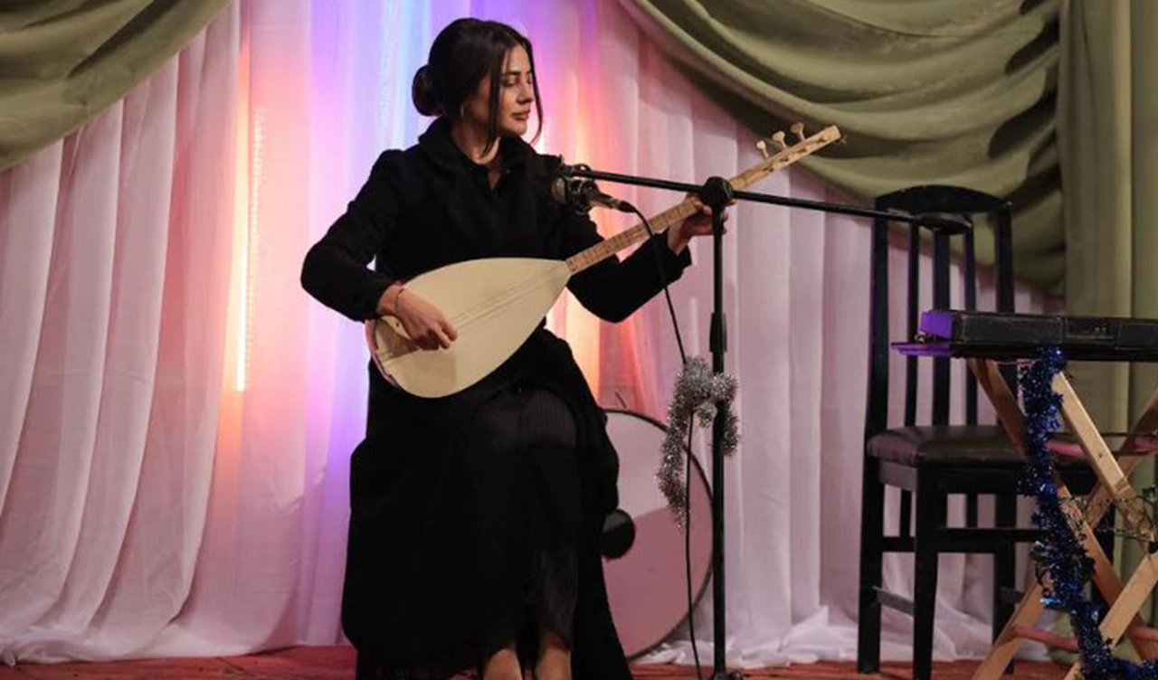 Hazal Çağlar'dan Hem Oyunculuk Hem de Müzik Başarısı