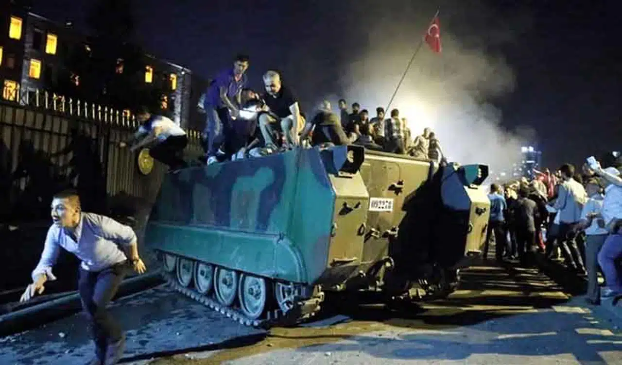 Halkın Direnişi ve 15 Temmuz Gecesi