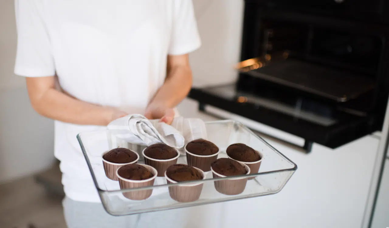 Çikolata Tutkunları İçin Yumuşacık Kakaolu Muffin Tarifi