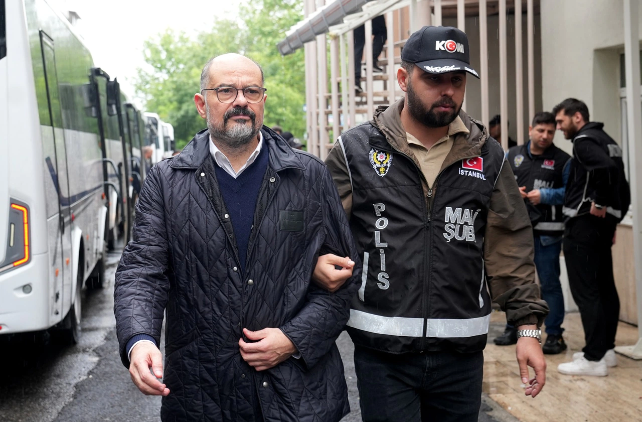 İBB yolsuzluk soruşturmasında 45 kişi adliyeye sevk edildi