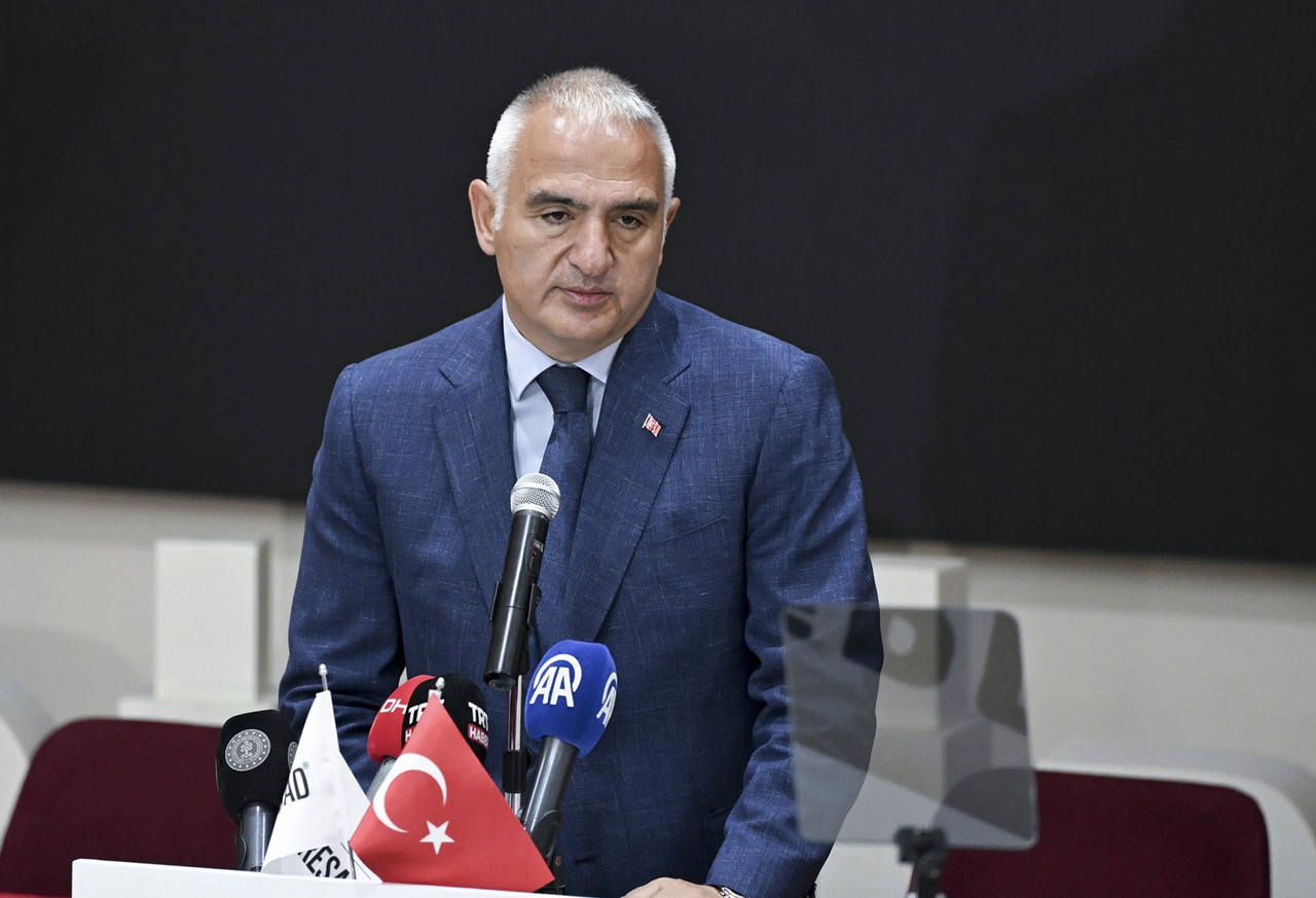 Bakan Ersoy: Sezai Karakoç hakikatin peşinden hiç vazgeçmedi