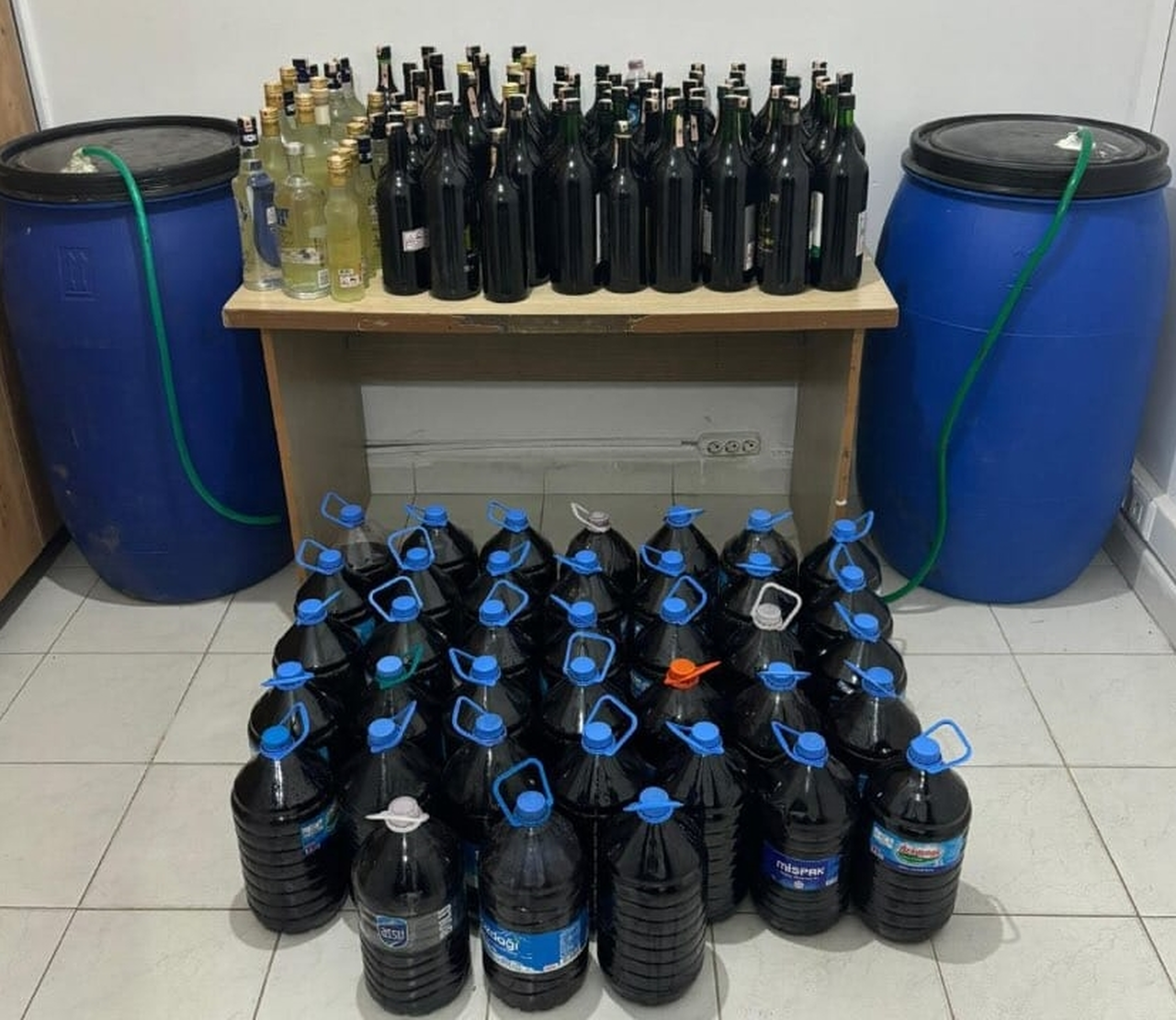 Tekirdağ’da 200 litre sahte içki ele geçirildi