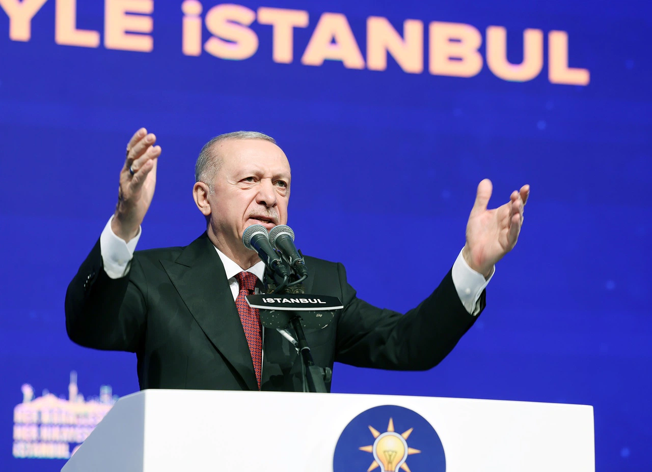 Erdoğan: Yol arkadaşımız garipler, yetimler, kimsesizlerdir