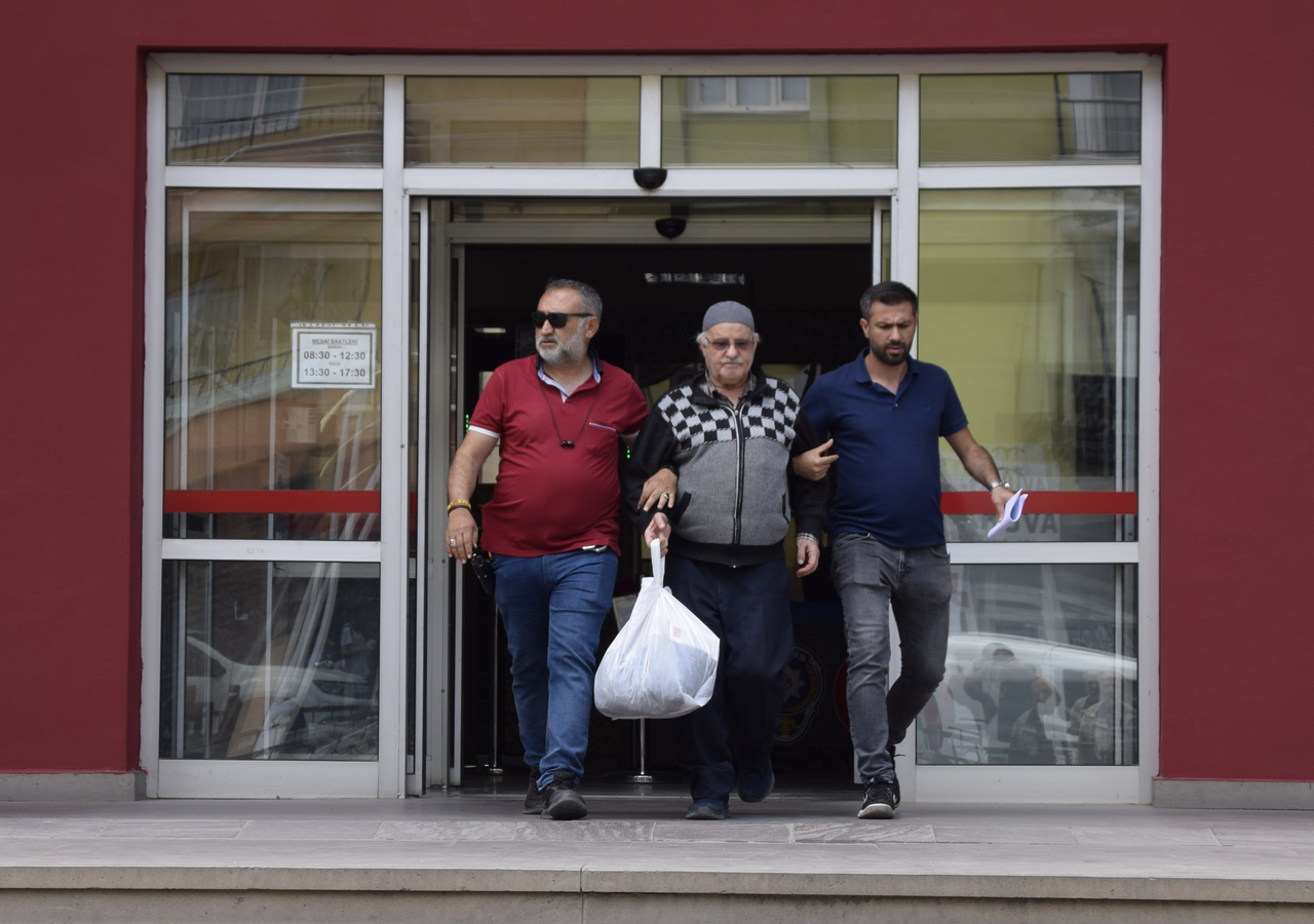 Manisa'da kediyi tüfekle öldüren kişi tutuklandı