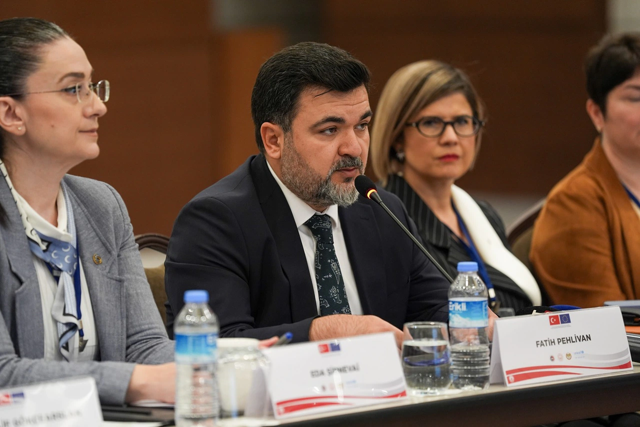 Aile Bakanlığı’ndan akran zorbalığı ve dijital güvenlik toplantısı