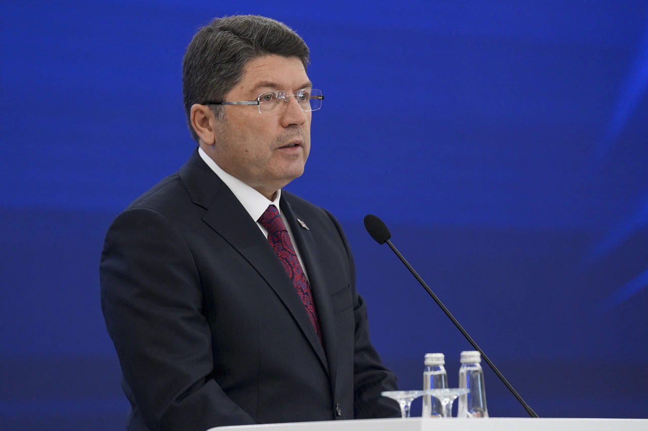 Adalet Bakanı Tunç: Silah bırakma kararı kalkınma için kritik