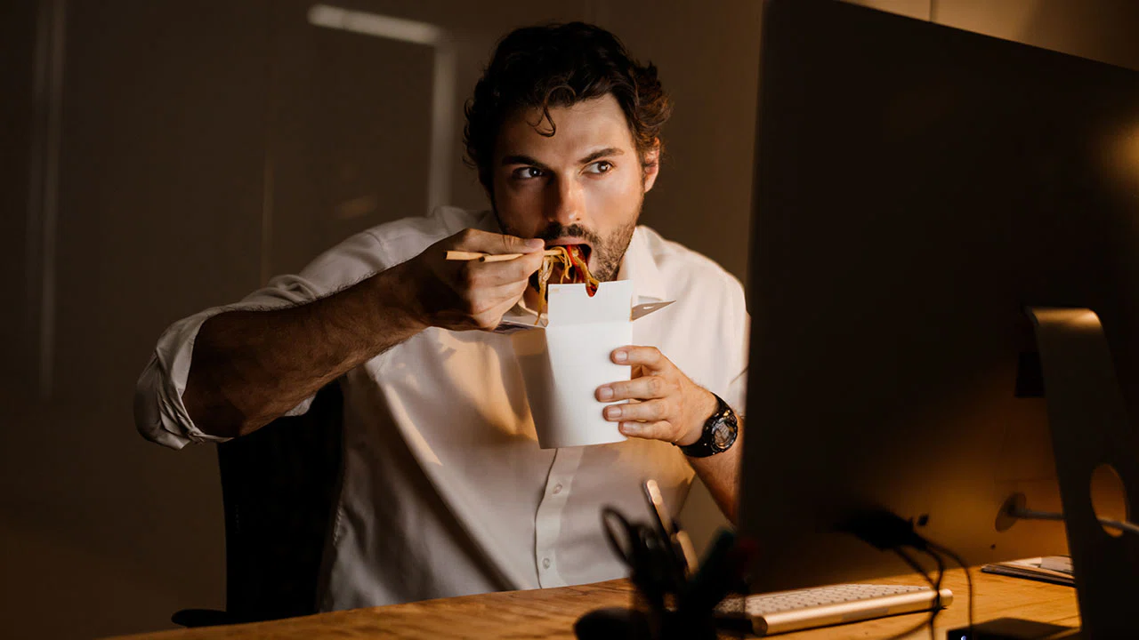 Yatmadan önce yemek yeme, sağlık sorunlarına yol açabilir