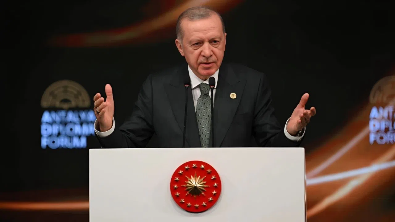 Türkiye Enerjide Küresel Oyunculuğa Göz Kırpıyor