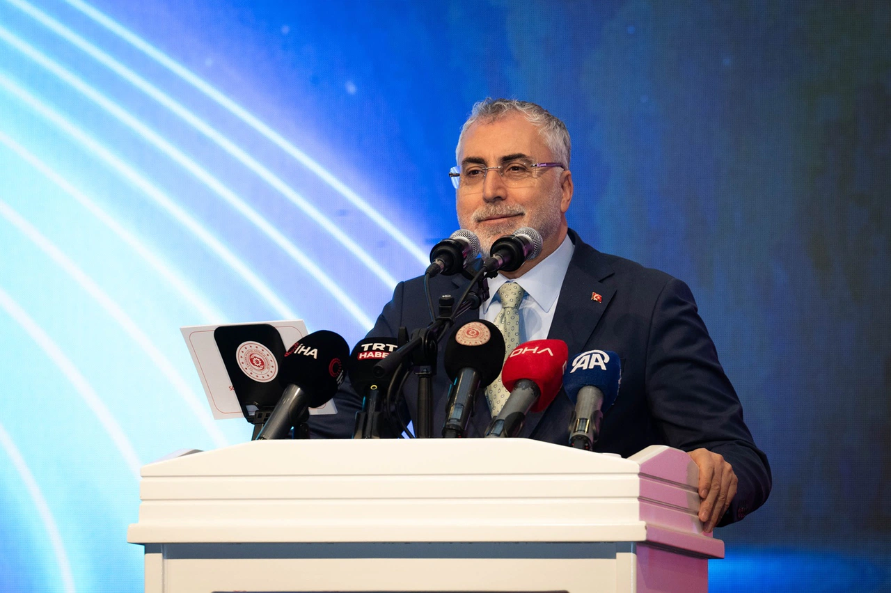 Bakan Işıkhan: İş kazalarını sıfıra indirmek temel hedefimiz