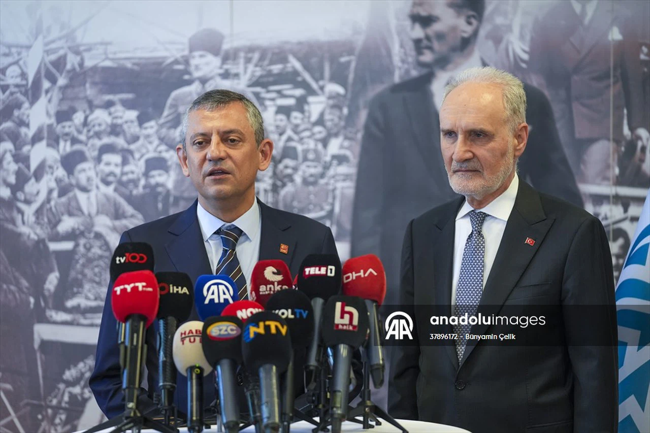 CHP lideri Özel: Türkiye çıkışı demokraside aramalı
