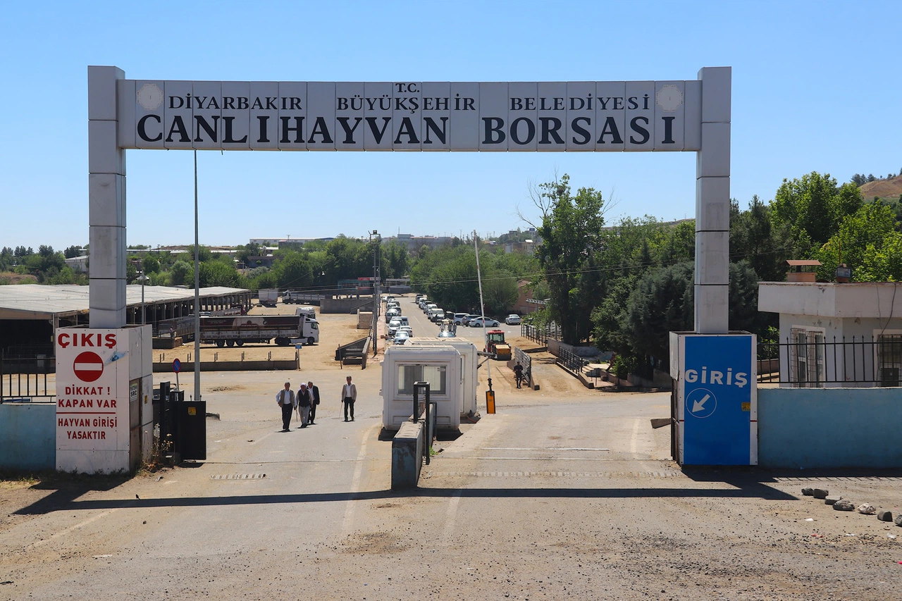 Diyarbakır’da kurban pazarlarında sahte para uyarısı