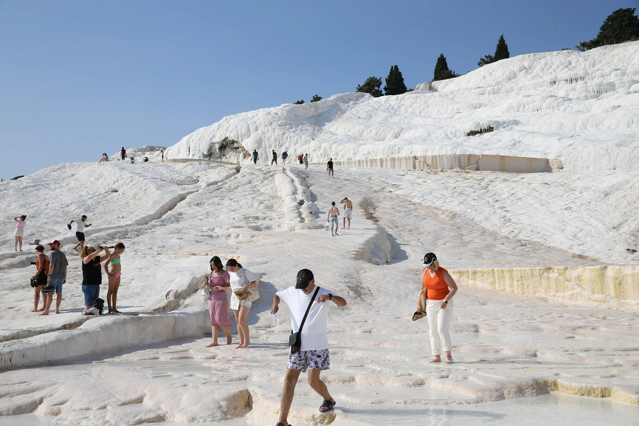 Bayram tatilinde Pamukkale’ye yoğun ilgi