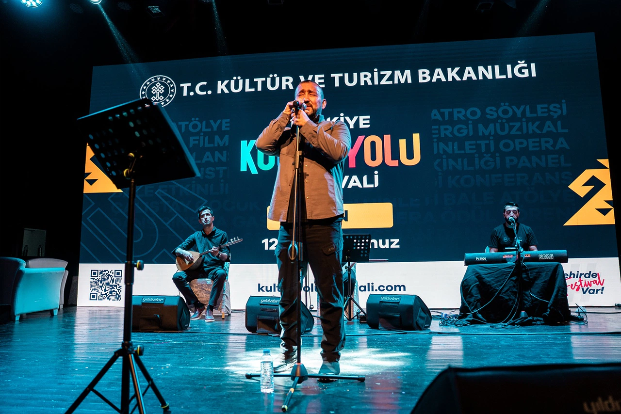 Van Kültür Yolu Festivali sanat ve eğlenceyi buluşturdu