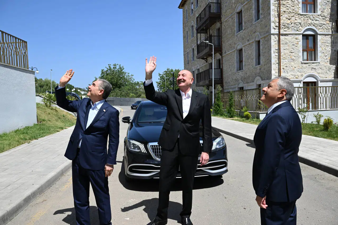 Aliyev ve Berdimuhammedov’dan Karabağ’a ortak ziyaret