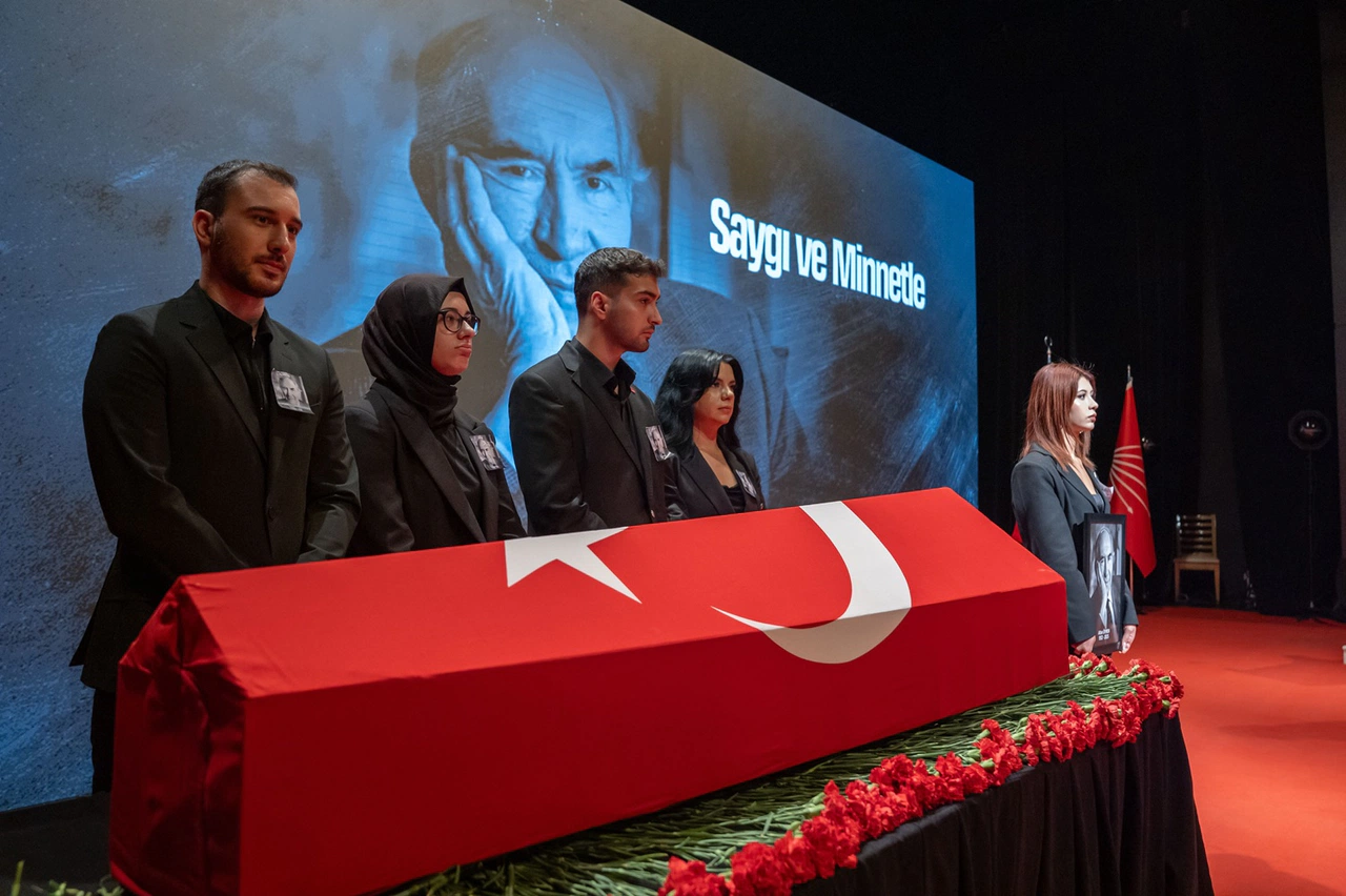 CHP, Altan Öymen’e son görevini Genel Merkez'de yaptı