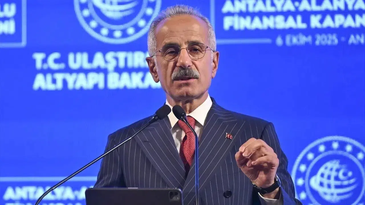 Bakan Uraloğlu Müjdeyi Verdi: 4 Saatlik Yol 36 Dakikaya Düşecek