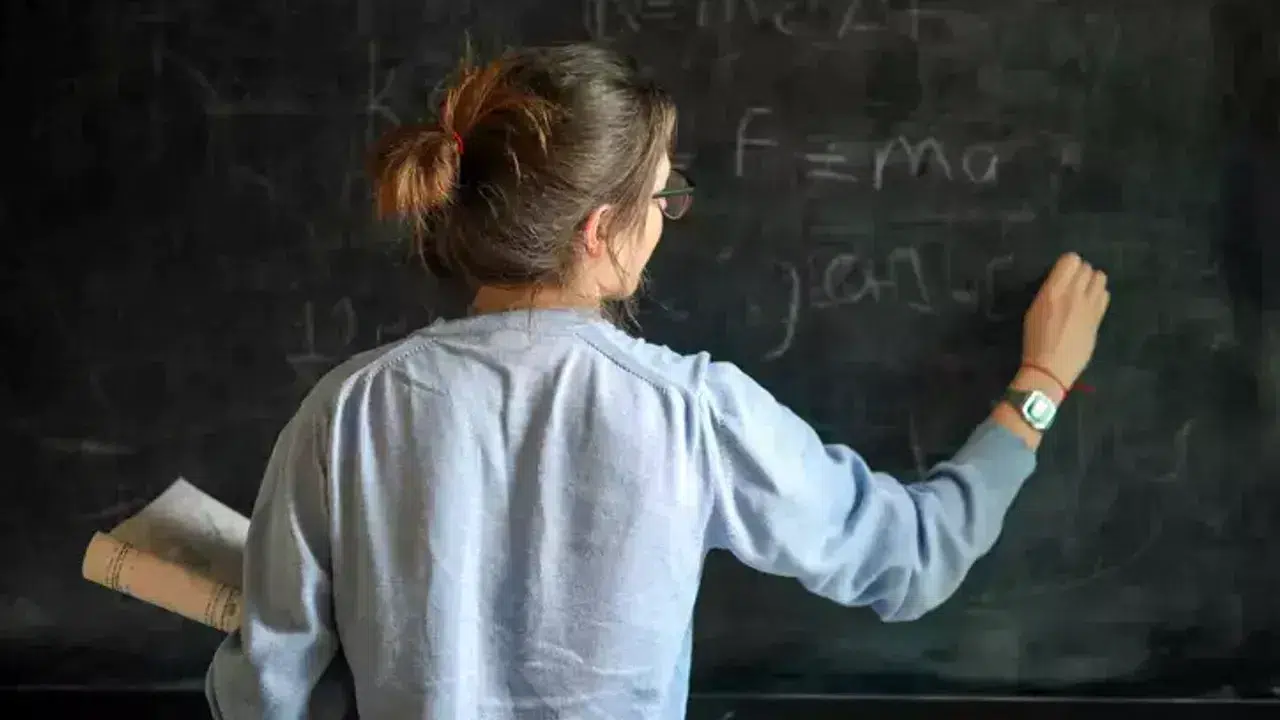 15 Bin Sözleşmeli Öğretmen Ataması İçin Geri Sayım Başladı! Tercih Başvuruları Ne Zaman Yapılacak?