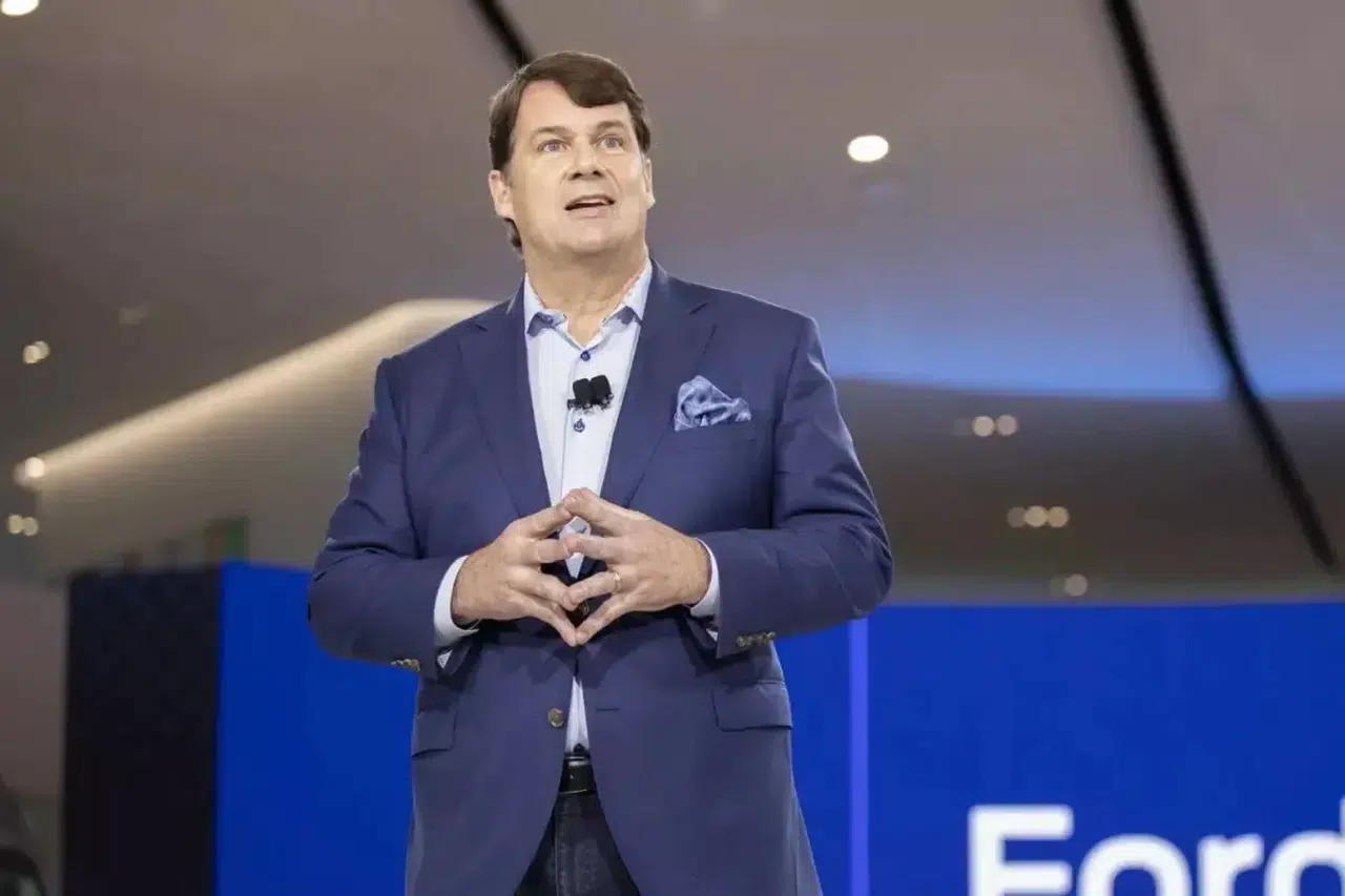 Ford CEO'su Jim Farley, Oğlunu Sanayide Çalışmaya Yönlendirdi