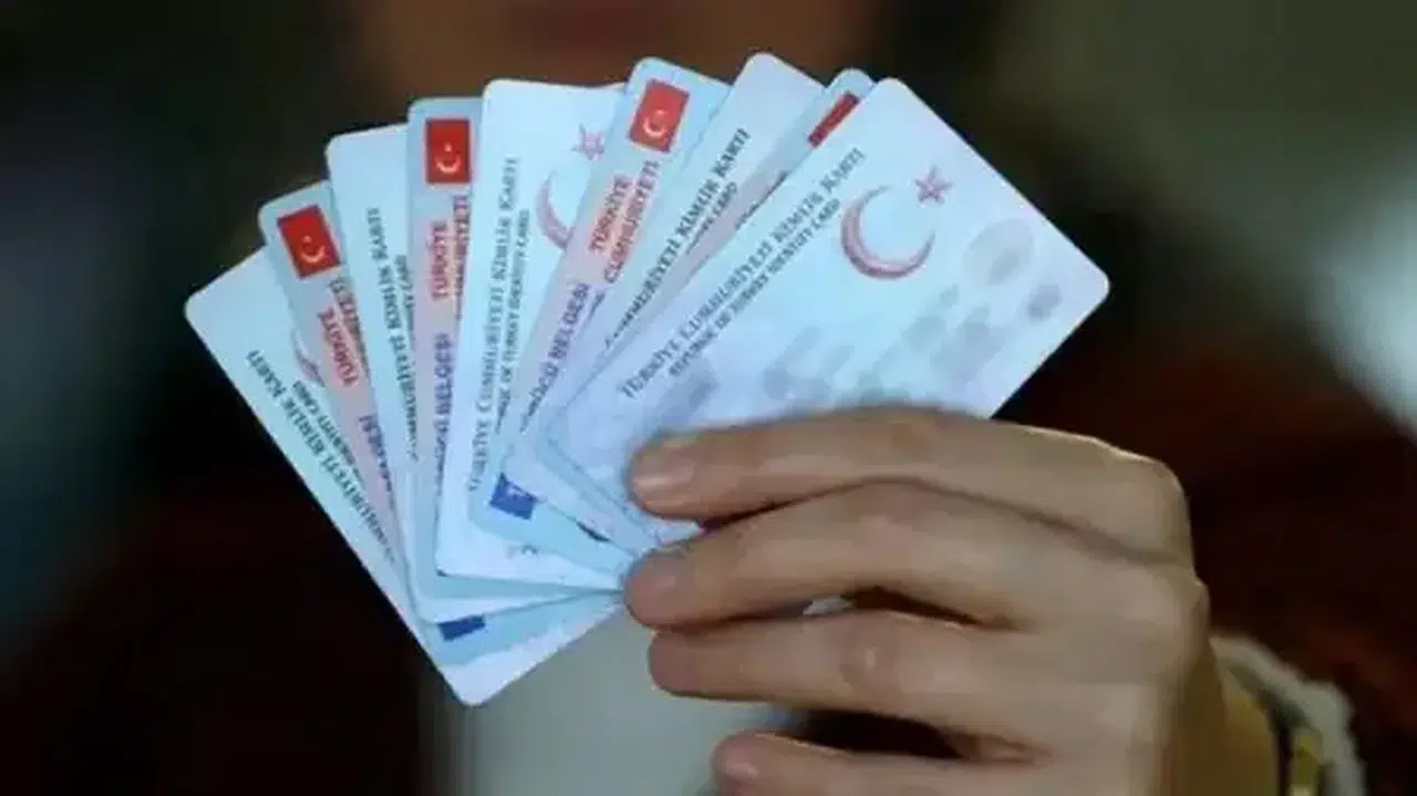 Eski Tip Ehliyetler İçin Son Tarih Yaklaşıyor: Süre Uzatılmayacak