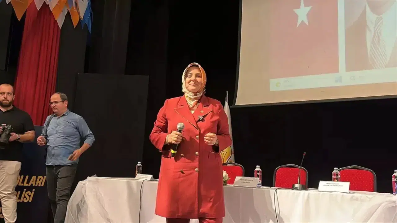 AK Parti Kadın Kolları Başkanı Tuğba Işık Ercan'dan Cumhurbaşkanı Erdoğan'a Destek