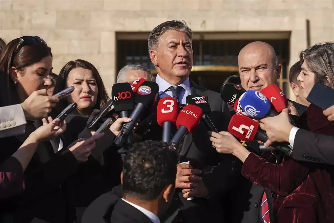 CHP'li Murat Emir Kapalı Toplantıya Katılmama Kararını Açıkladı