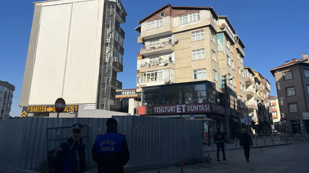 Gebze'de Yıkım Sonrası İncelemeler Devam Ediyor