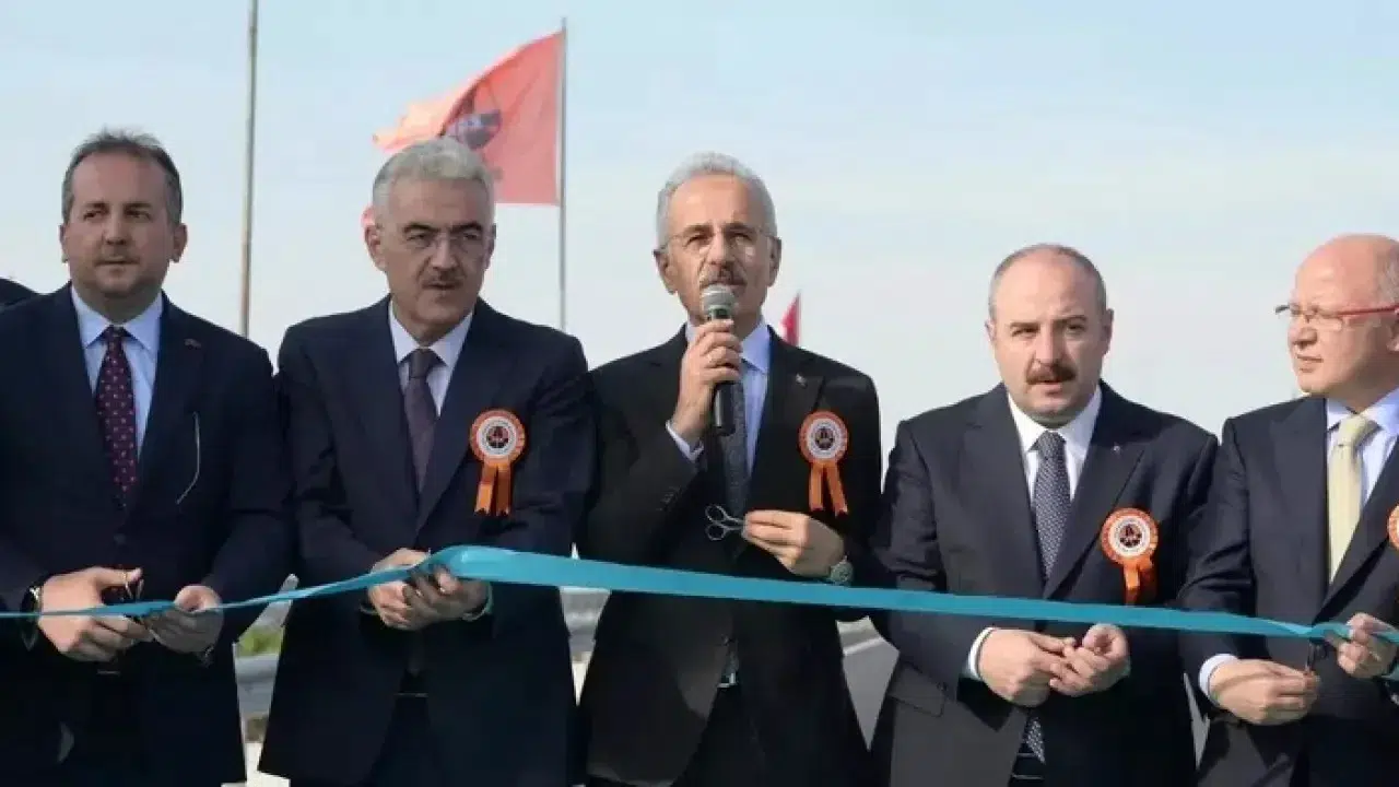 Bakan Uraloğlu Duyurdu: Bursa'ya 2026'da Hızlı Tren Geliyor