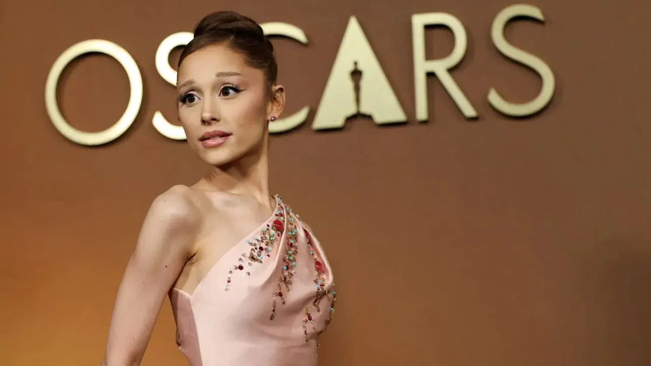 Ünlü İsimler Kırmızı Halı Töreninde Şıklık Yarışına Girdi