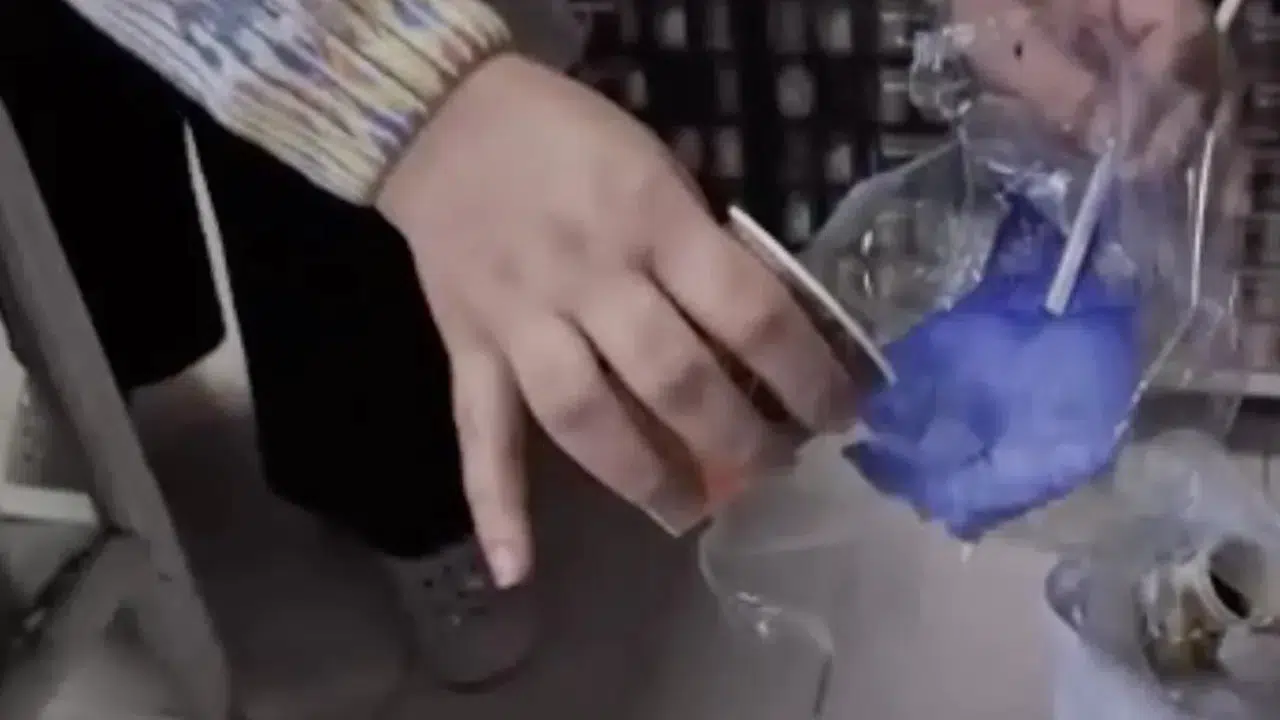 İstanbul'da Pamuk Şeker Skandalı: Çocuk Ağzı Köpürerek Kusmaya Başladı