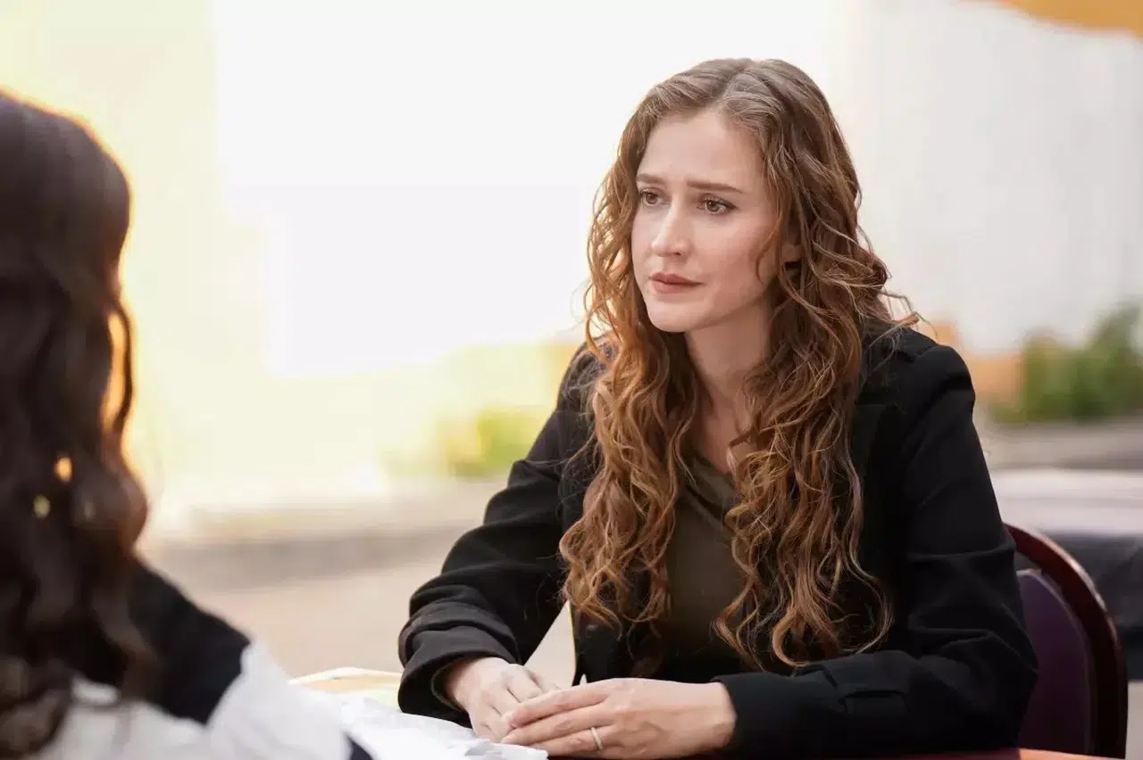 Berrak'ı Canlandıran Oya Unustası, Zorlayıcı Karakterinin Derinliklerini Anlattı