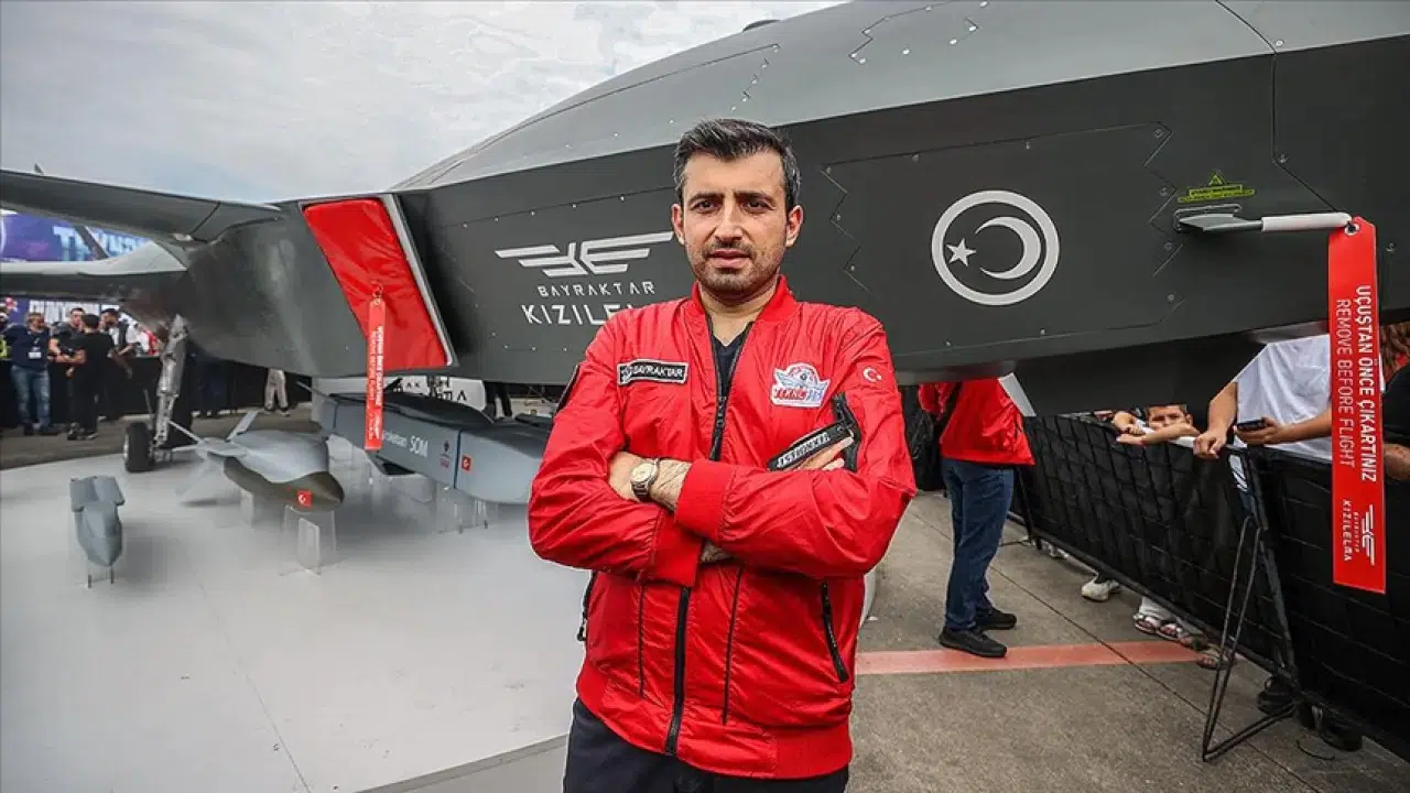 Selçuk Bayraktar, TEKNOFEST İnsansız Kara Araçları Yarışması'nı Ziyaret Etti