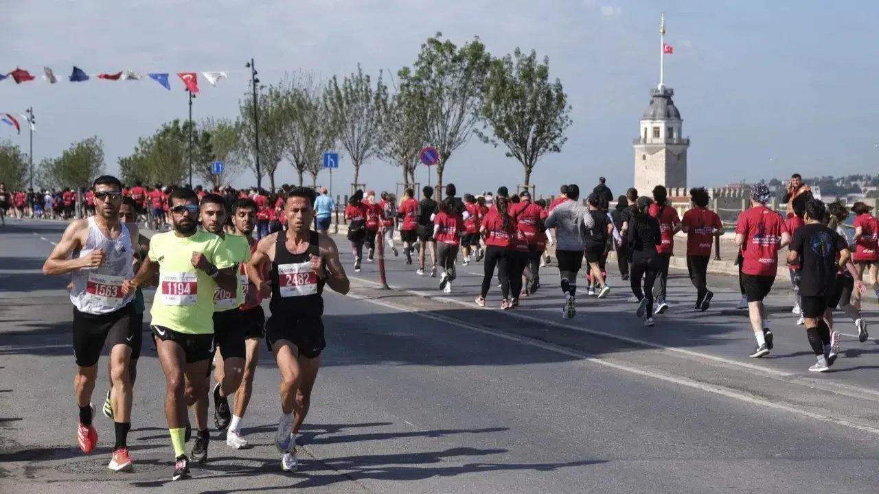 İstanbul'da 5 Binden Fazla Koşucu Parkura Çıkacak