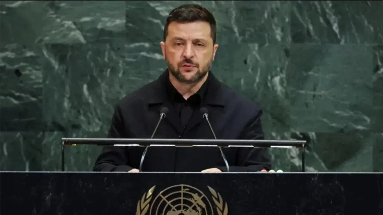 Zelenskiy: Rusya, NATO'yu İhlal Ediyor