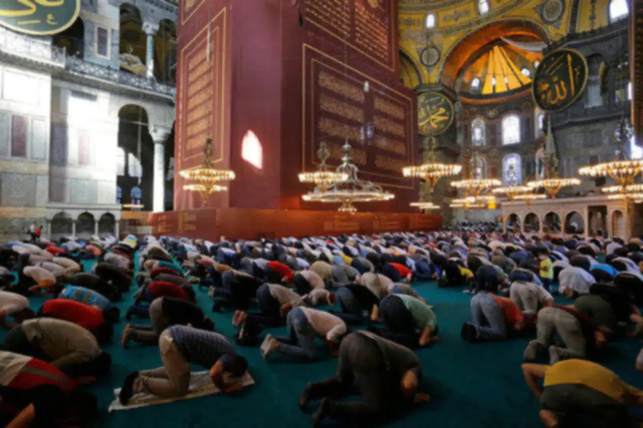 Cuma Namazı Saatleri Açıklandı! 12 Eylül İstanbul, Ankara, İzmir Ve İl İl Vakitler