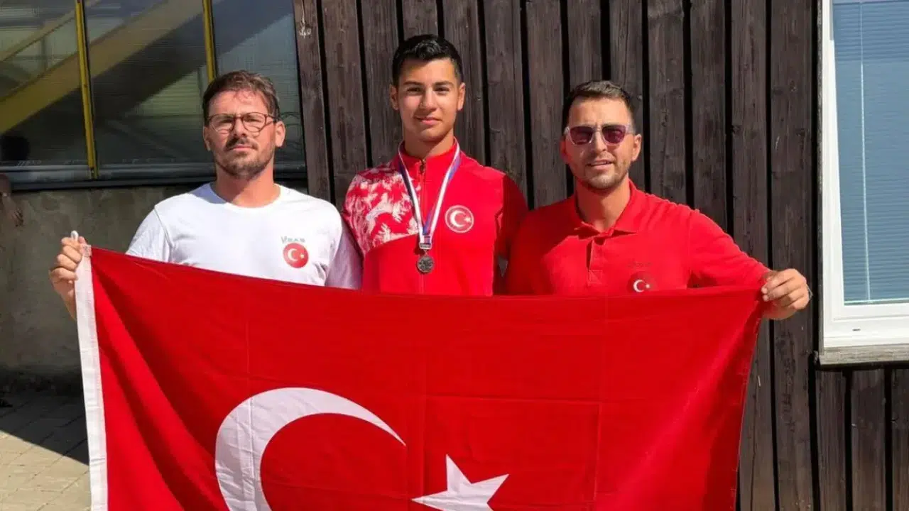 Milli Kanocu Çağatay Cumali Öncü, Çekya'da Gümüş Madalya Kazandı
