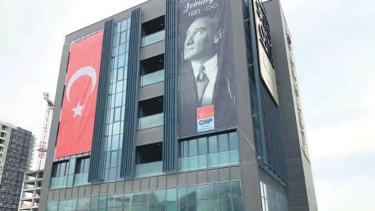 CHP, İstanbul İl Başkanlığı'nı Kapatma Kararı Aldı