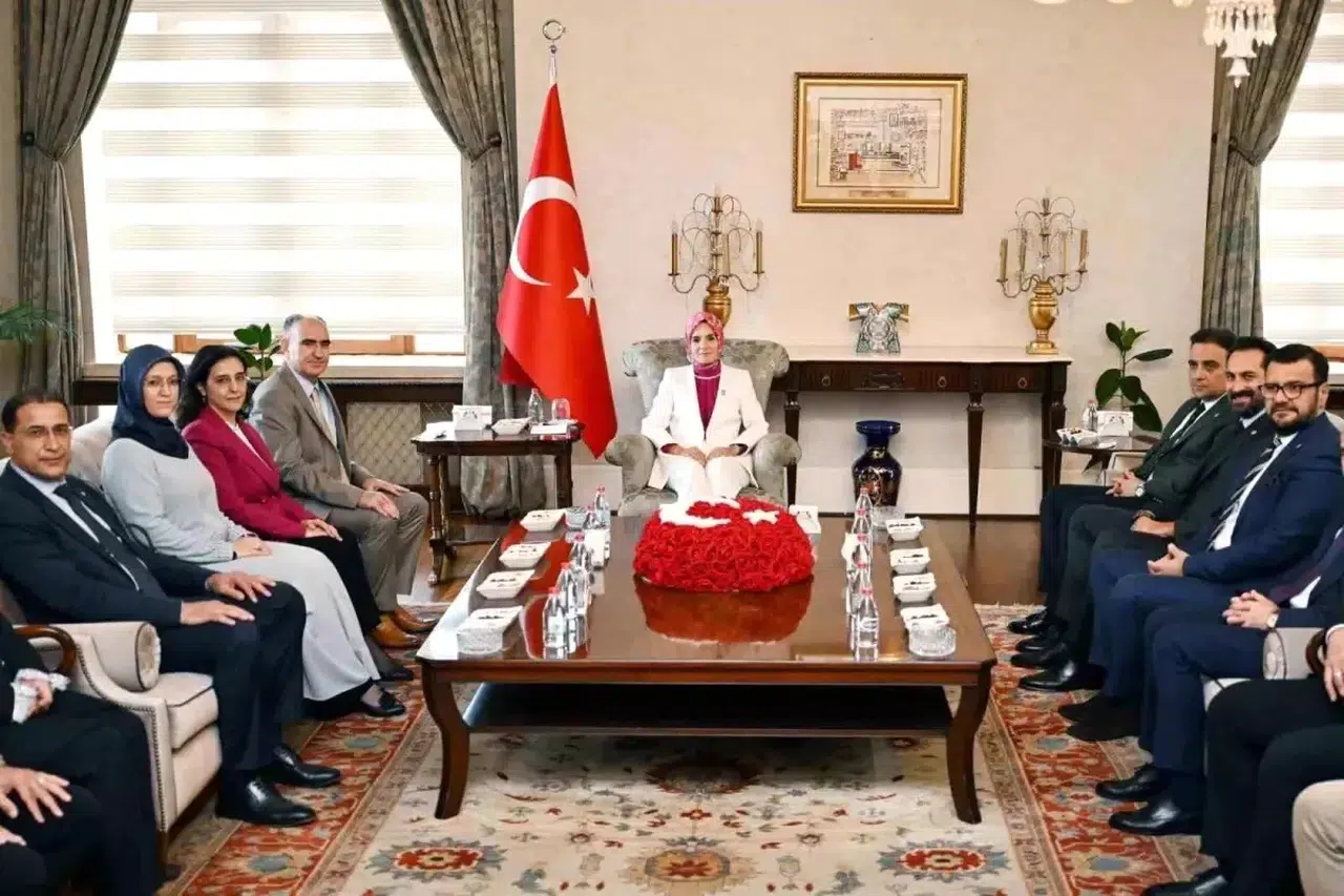 Aile ve Sosyal Hizmetler Bakanı Göktaş, Manisa'da Temaslarda Bulundu