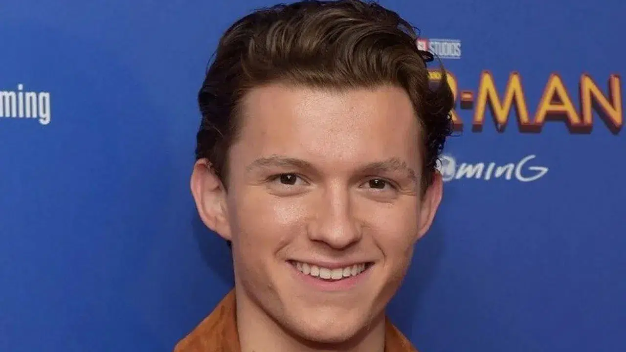 Ünlü Oyuncu Tom Holland Hastaneye Kaldırıldı