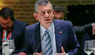 Özgür Özel PES Kongresi'nde Demokrasi ve Otokrasi Üzerine Konuştu