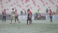 Sivasspor-Bandırmaspor Maçında Kar Yağışı Etkili Oldu: 3 Maçlık Hasret Sona Erdi
