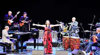 Pink Martini, Storm Large ile 22 Temmuz’da Harbiye’de sahne alacak