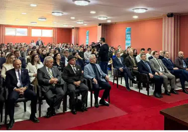 Uluslararası Vizyon Üniversitesi, öğrenci projeleriyle ilgi çekti ve topluma eğitimde yeni perspektifler sundu